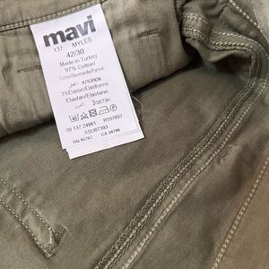 Mavi, Style “MYLES” lightweight straight leg pants medium stretch Lenght 42